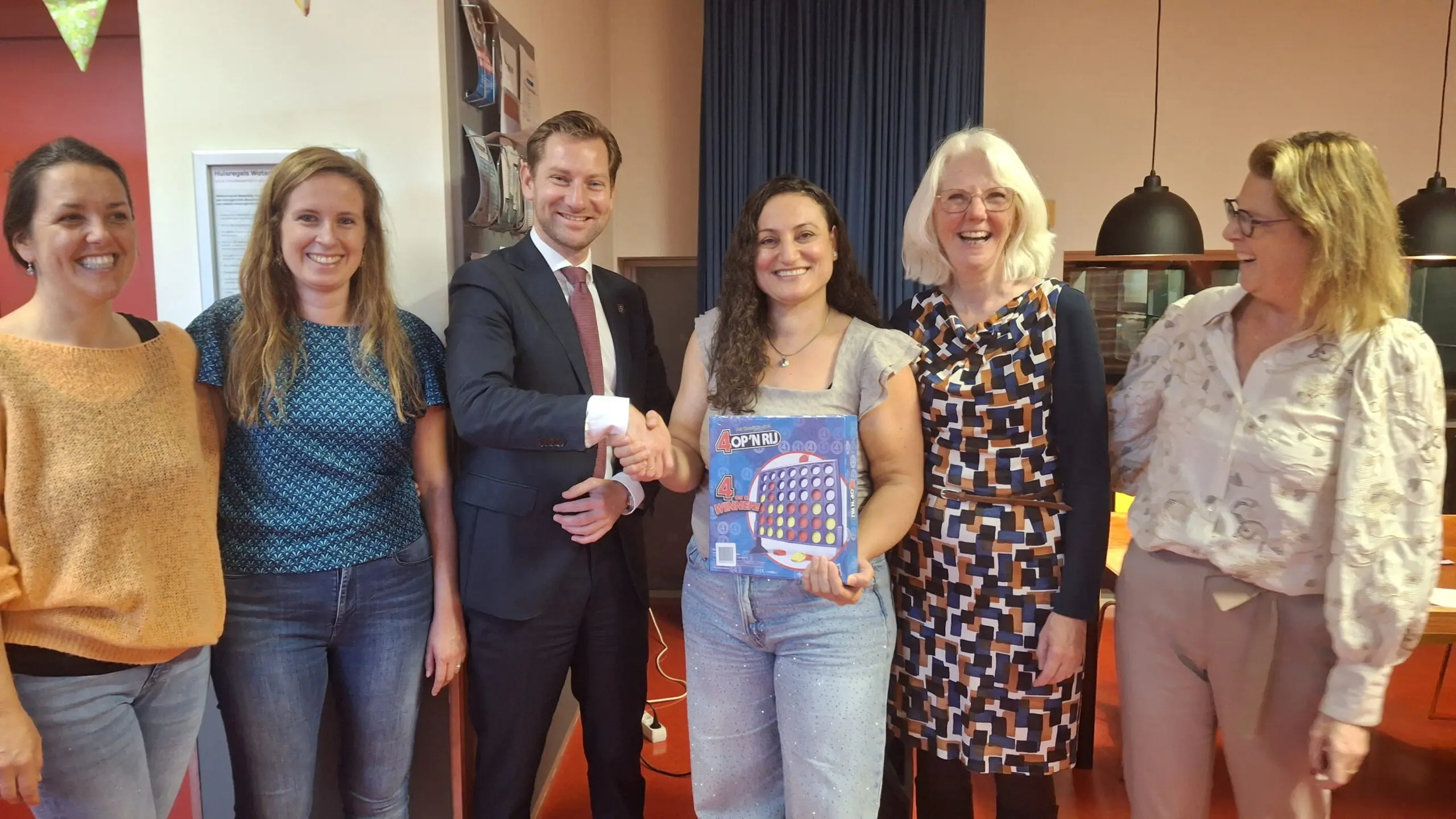 Groepsfoto organisatie Vlietkinderen en wethouder Jeffrey Keus | Spel- en Opvoedpunt